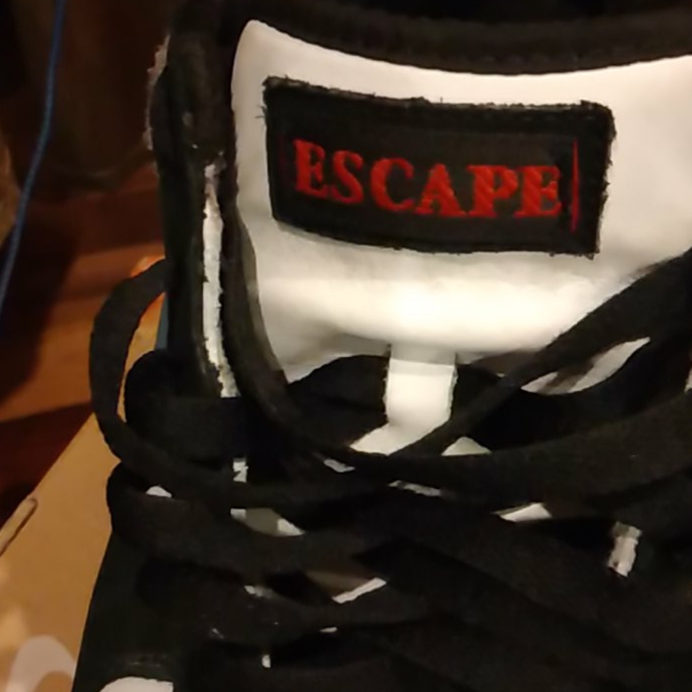 Escape --Nike - image 5